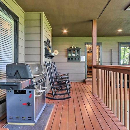 Eclectic Cabin With Hot Tub 1 Mi To Ober 개틀린버그 외부 사진