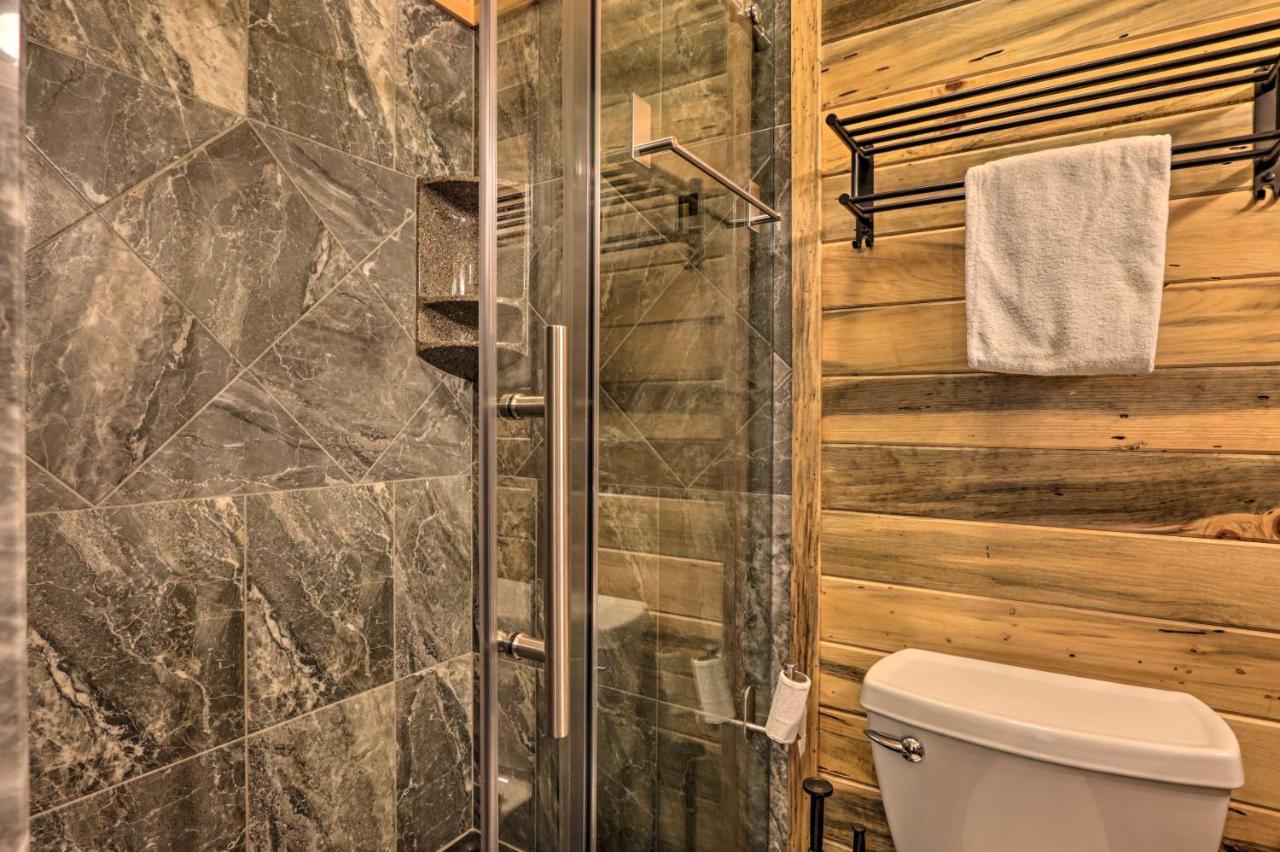 Eclectic Cabin With Hot Tub 1 Mi To Ober 개틀린버그 외부 사진