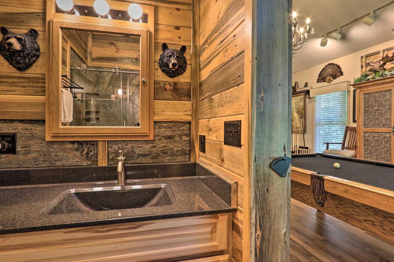 Eclectic Cabin With Hot Tub 1 Mi To Ober 개틀린버그 외부 사진