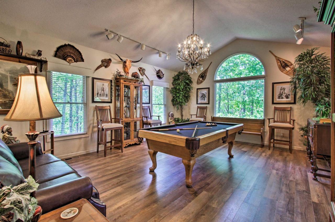 Eclectic Cabin With Hot Tub 1 Mi To Ober 개틀린버그 외부 사진