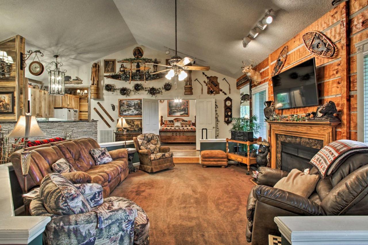 Eclectic Cabin With Hot Tub 1 Mi To Ober 개틀린버그 외부 사진