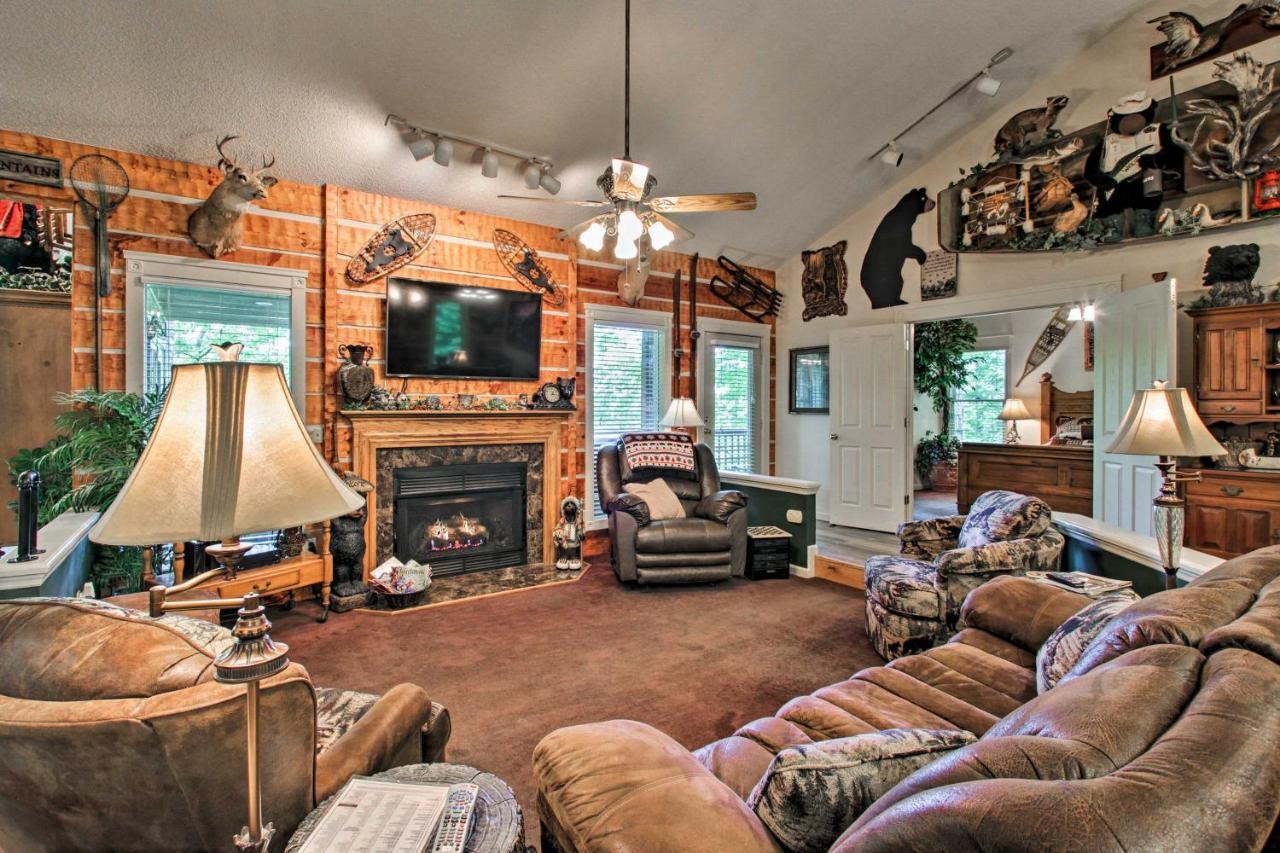 Eclectic Cabin With Hot Tub 1 Mi To Ober 개틀린버그 외부 사진