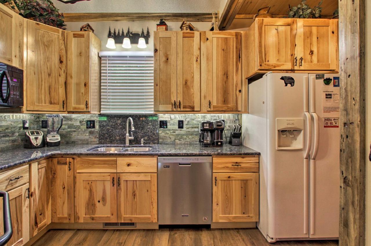 Eclectic Cabin With Hot Tub 1 Mi To Ober 개틀린버그 외부 사진
