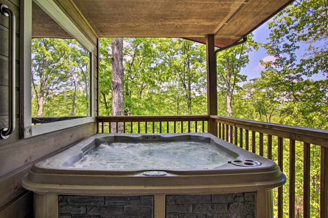 Eclectic Cabin With Hot Tub 1 Mi To Ober 개틀린버그 외부 사진